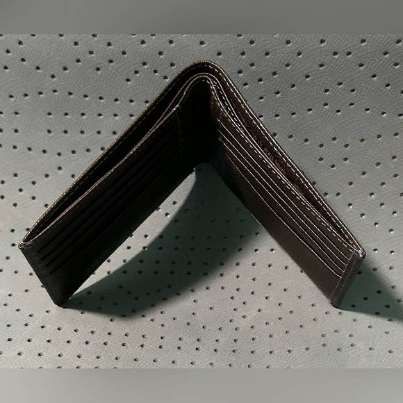 New Robert Graham beautiful men’s wallet - Picture 4 of 5